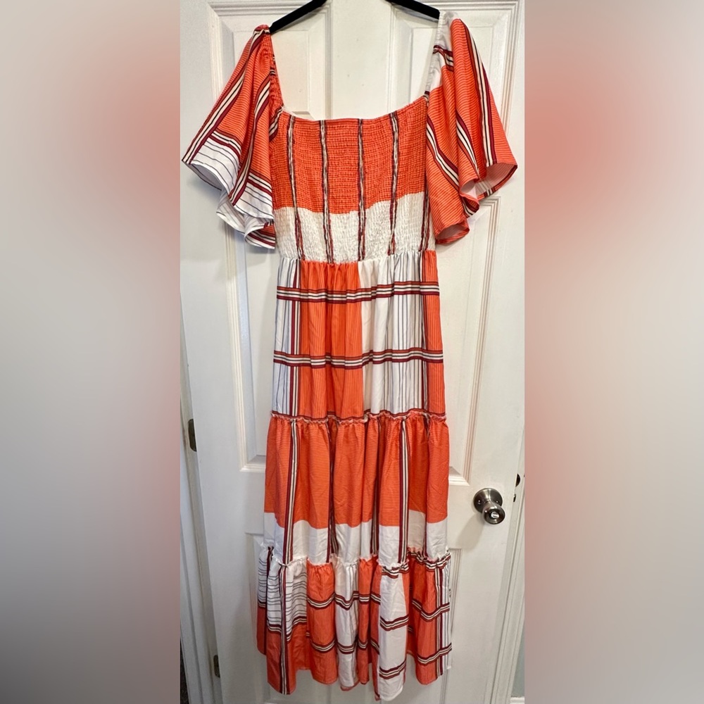 Gorgeous New Without Tags Maxi Dress, Size XL, Boho Flowy Sundress